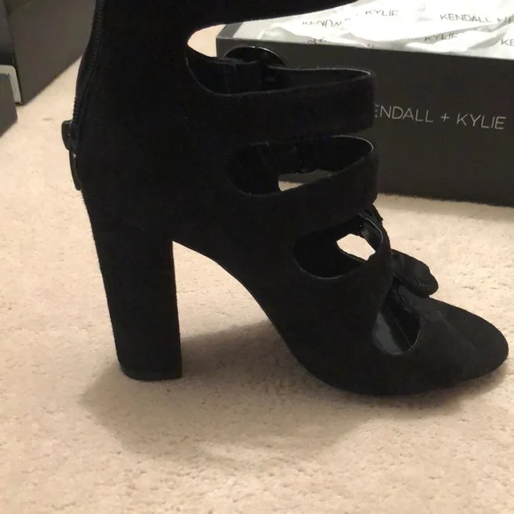 Kendall + Kylie heels - Picture 2 of 7
